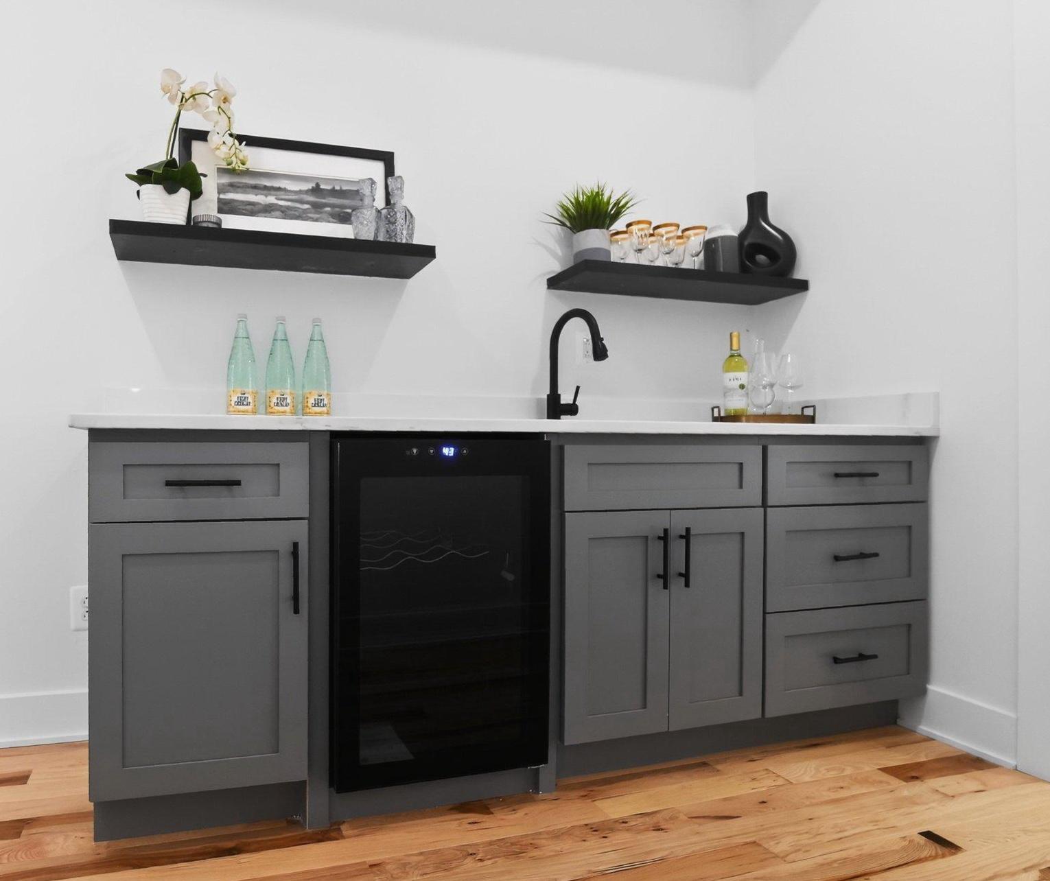 SQUIRREL HILL - Residential