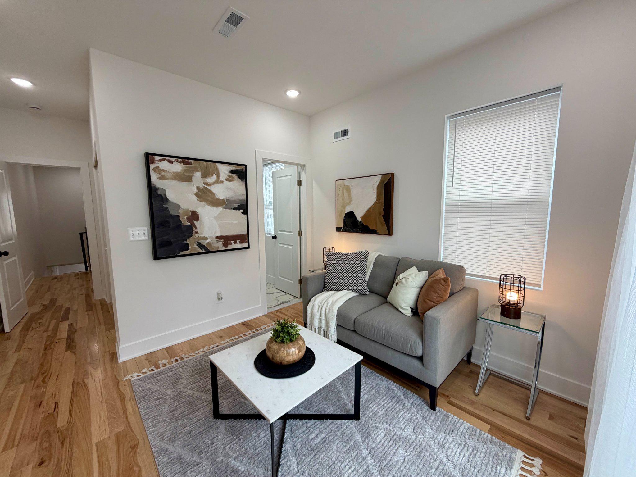 SQUIRREL HILL - Residential