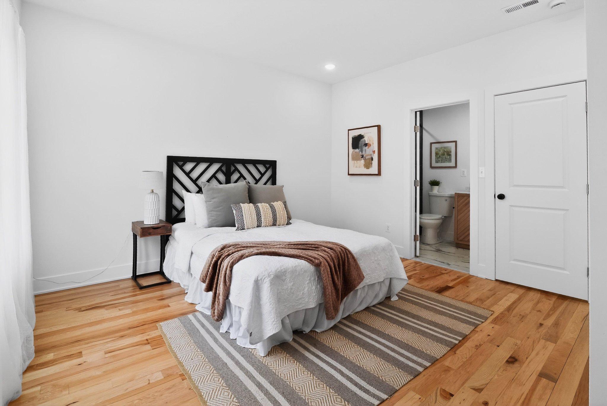 SQUIRREL HILL - Residential