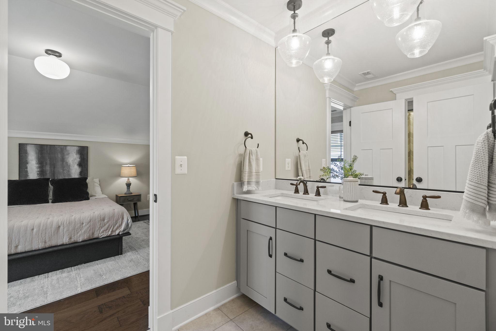 BROOKS PLACE - Residential