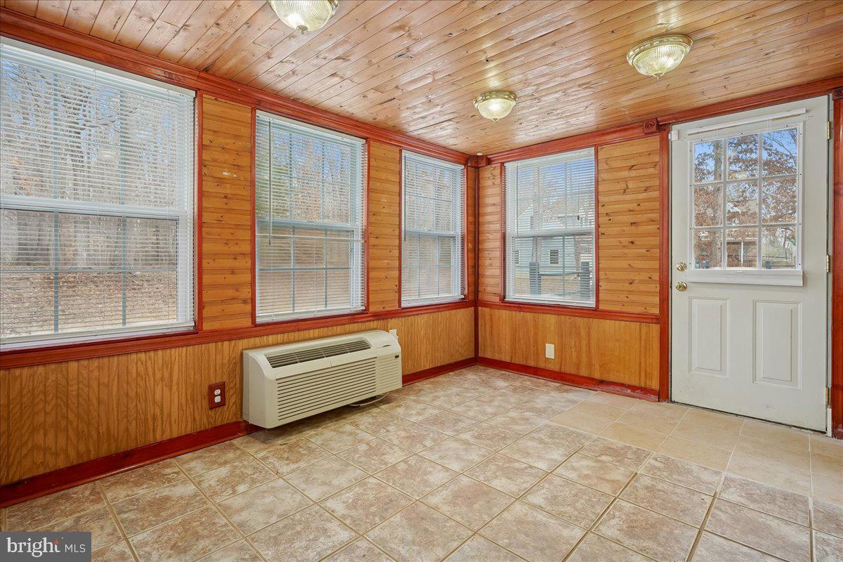 WINDSOR ESTATES - Residential