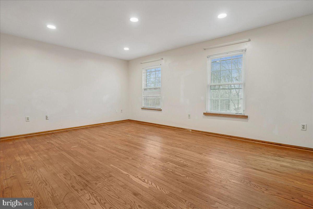 WINDSOR ESTATES - Residential