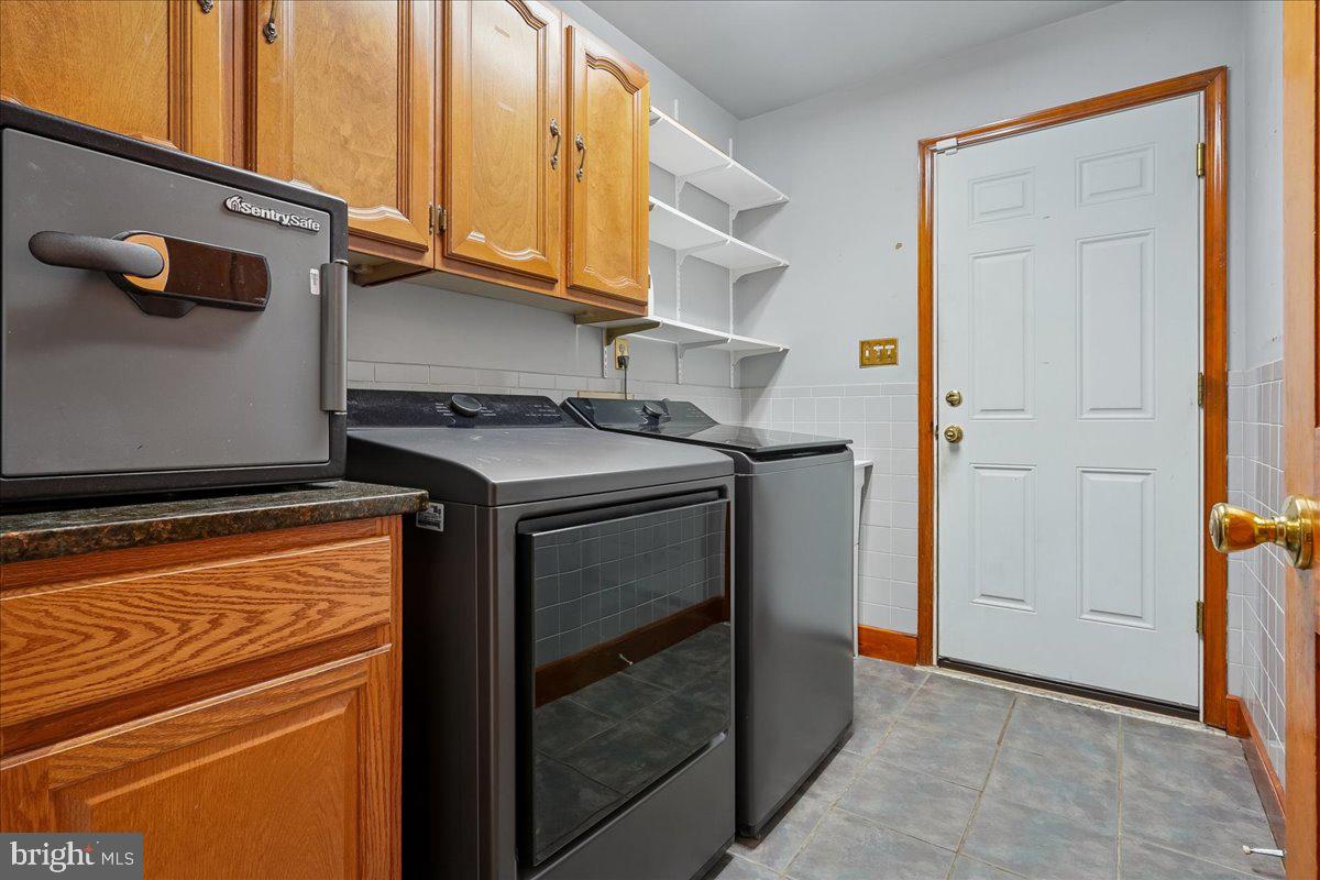 WINDSOR ESTATES - Residential