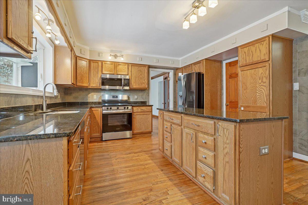 WINDSOR ESTATES - Residential