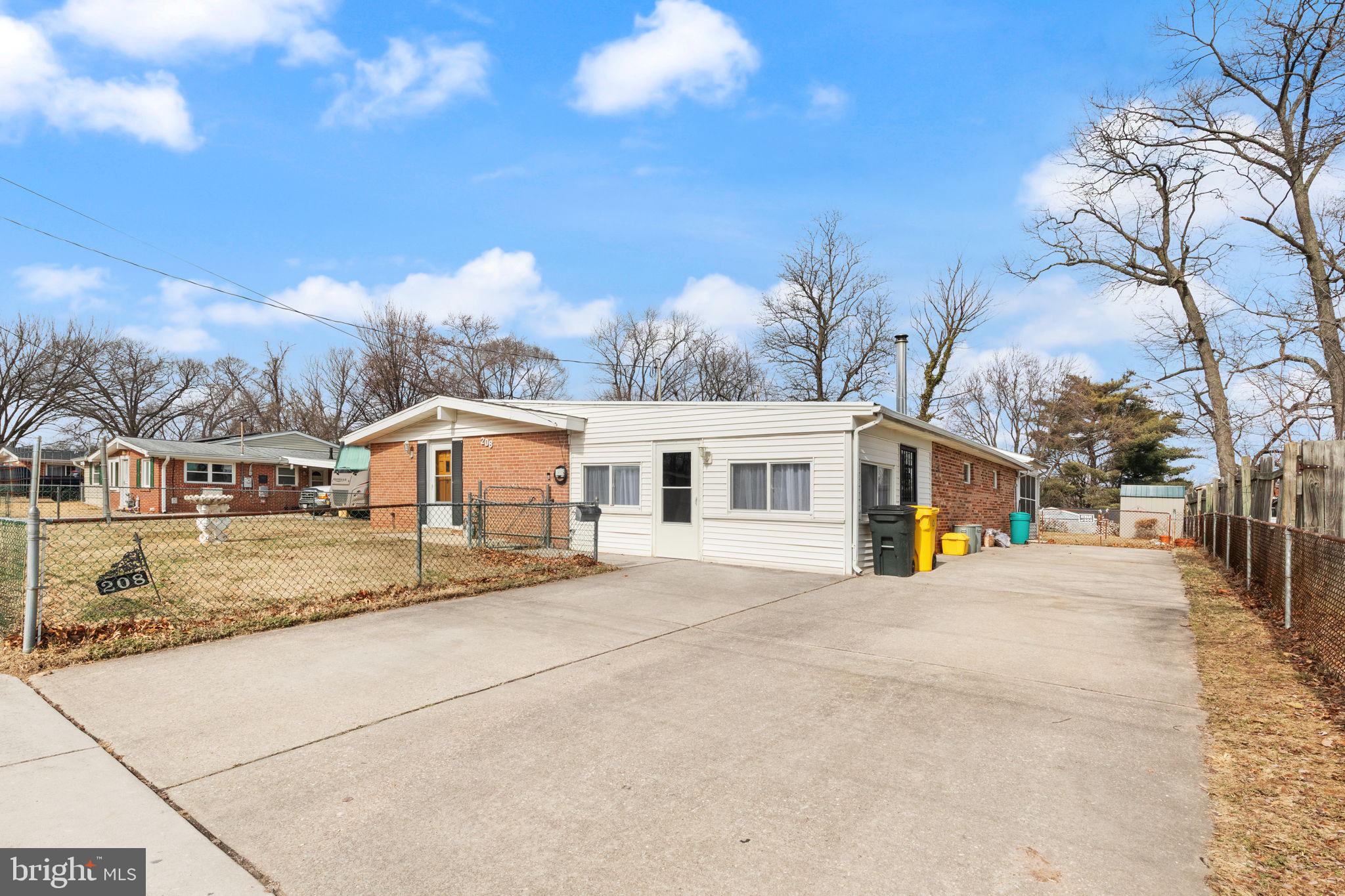 208 GLOUCESTER DRIVE