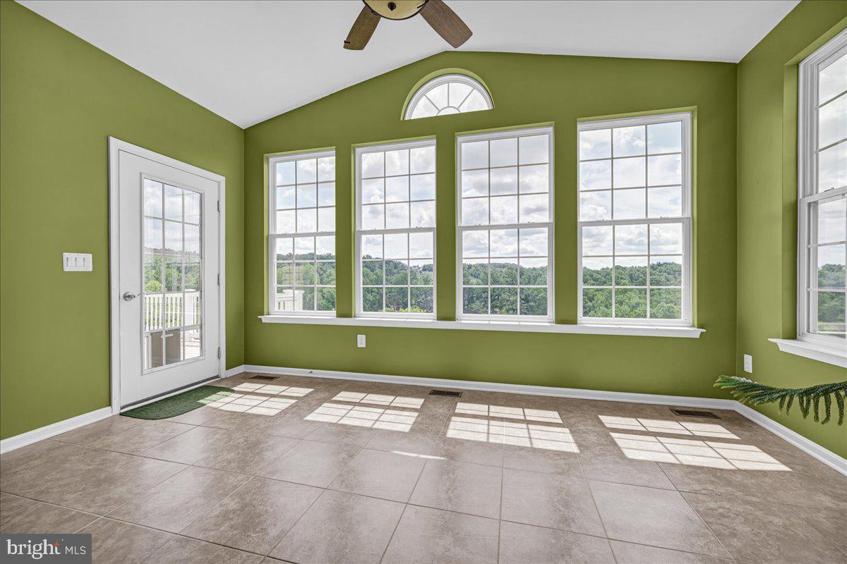 MANCHESTER FARMS - Residential