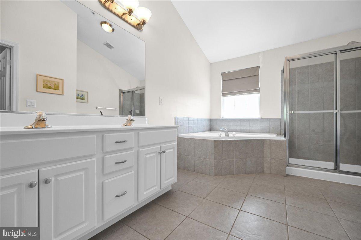 MANCHESTER FARMS - Residential