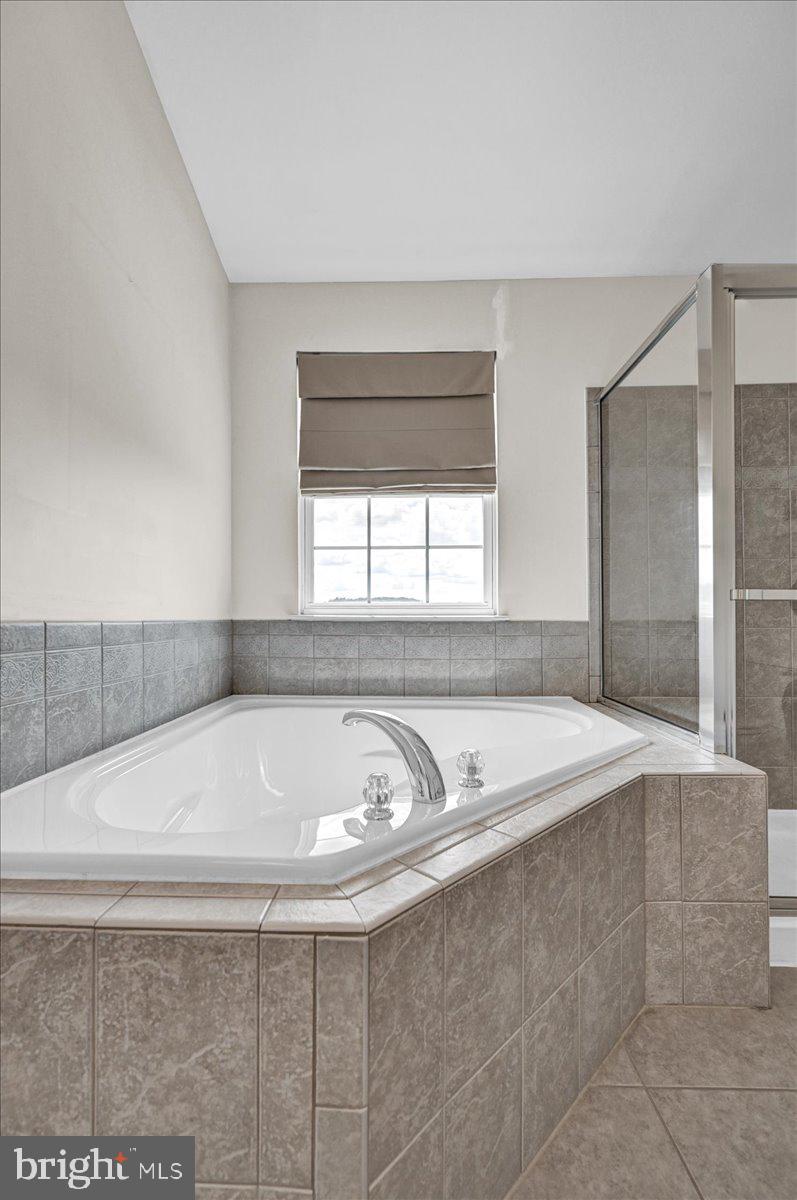 MANCHESTER FARMS - Residential