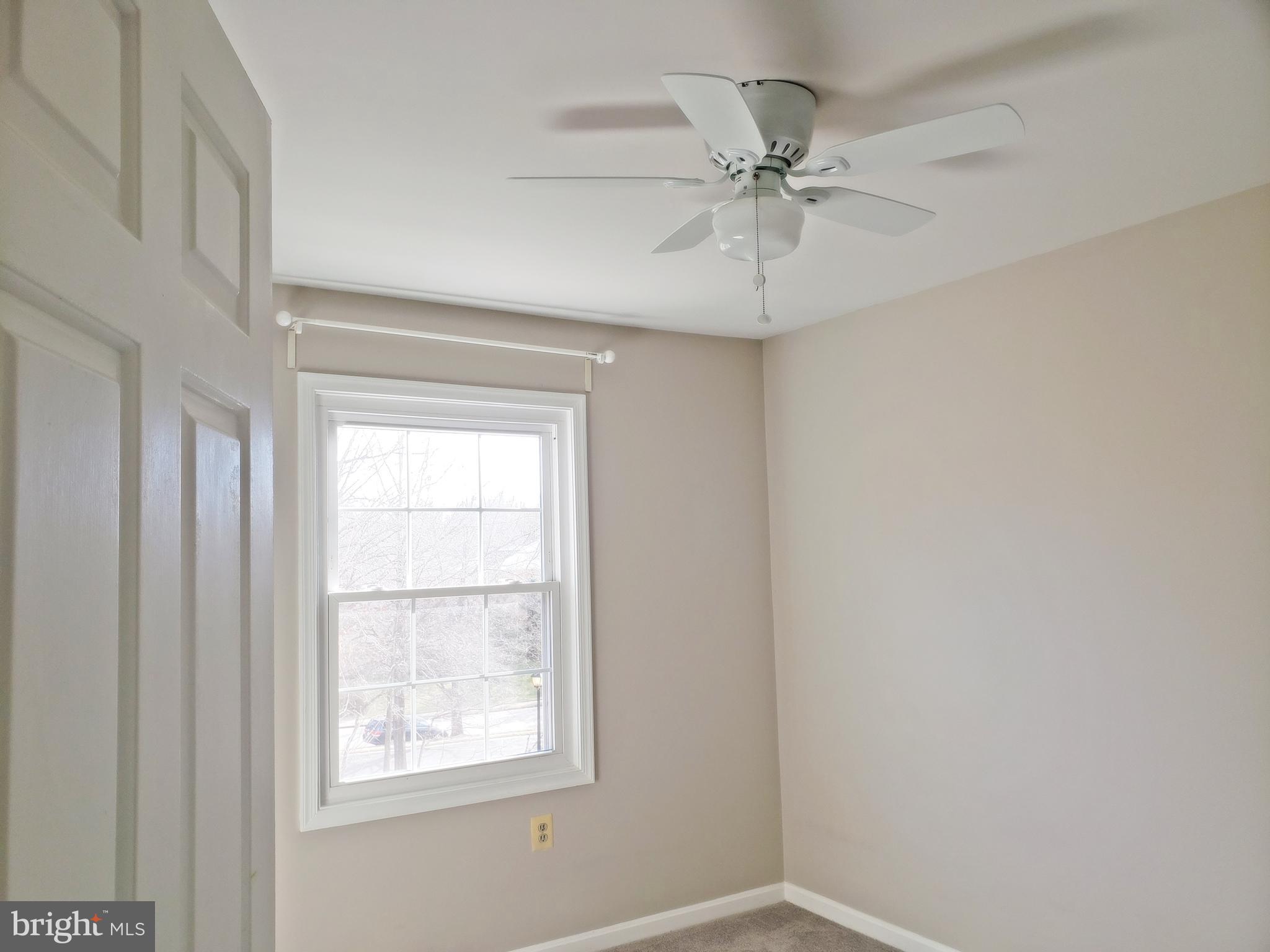 WOODED GLEN - Residential Lease