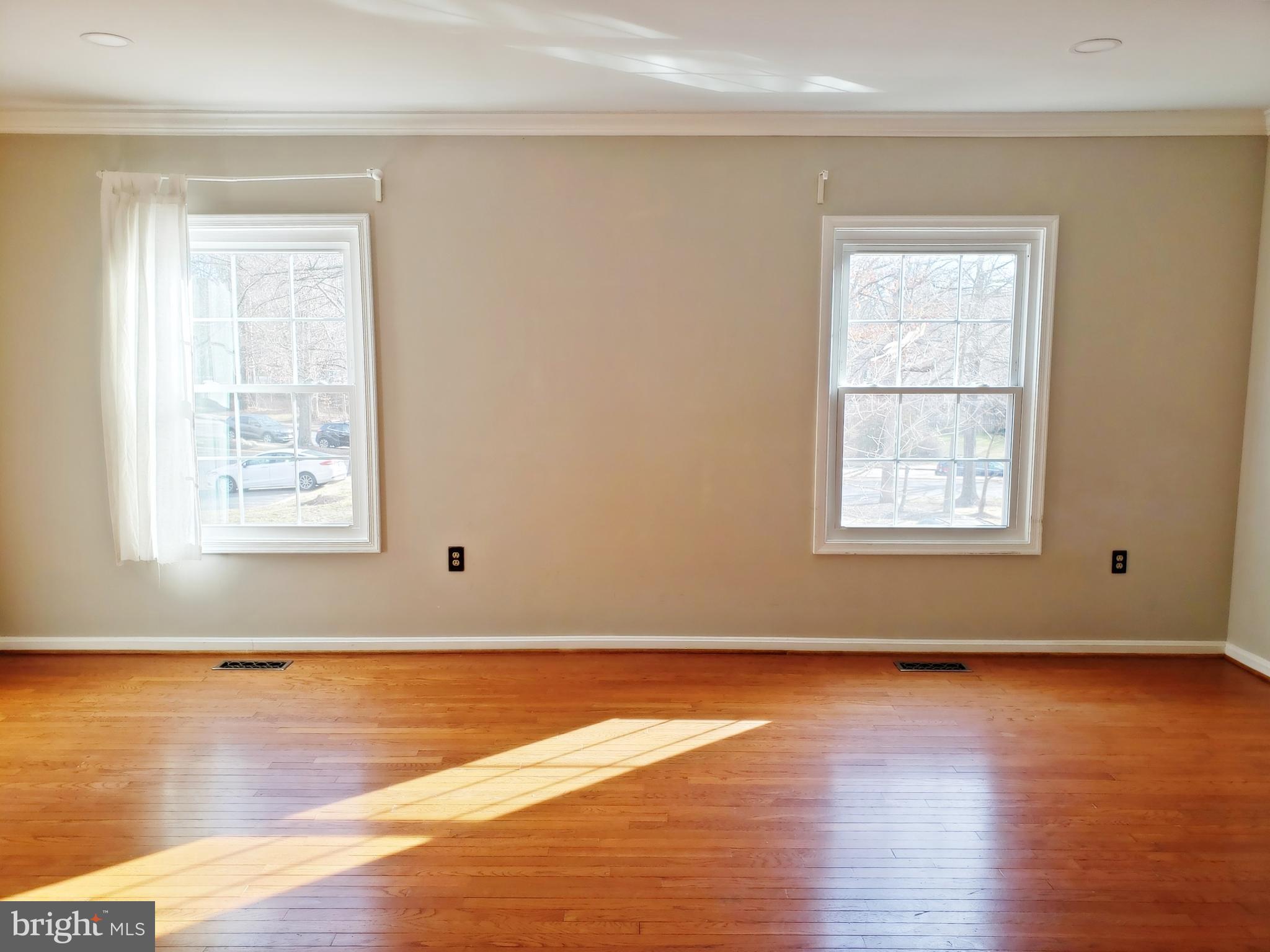 WOODED GLEN - Residential Lease