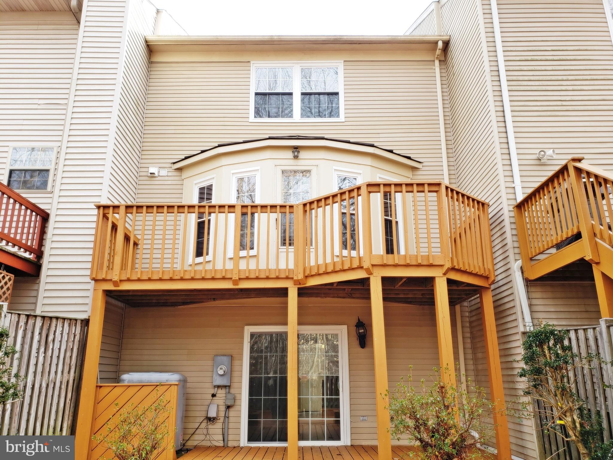 WOODED GLEN - Residential Lease