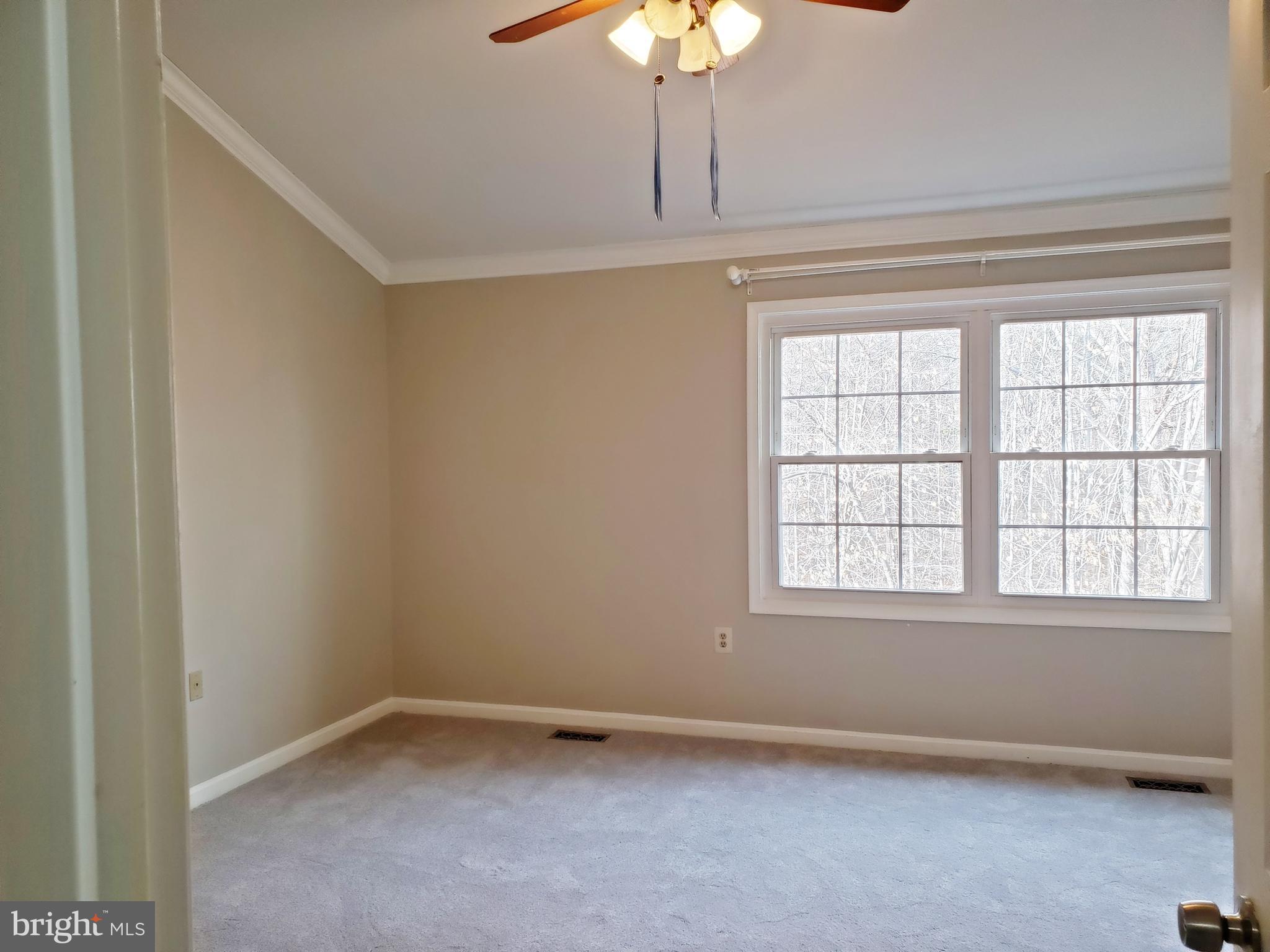 WOODED GLEN - Residential Lease