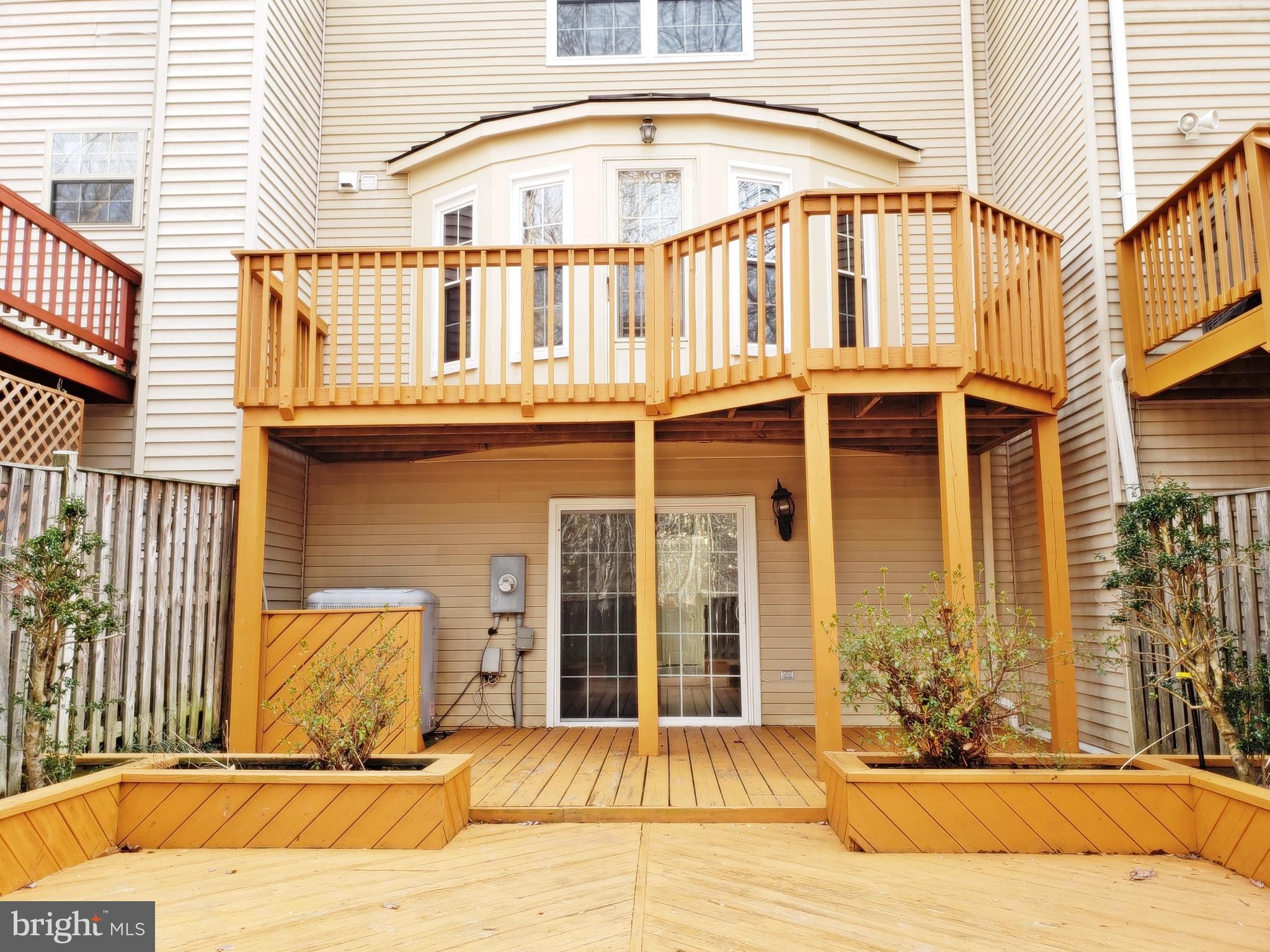 WOODED GLEN - Residential Lease