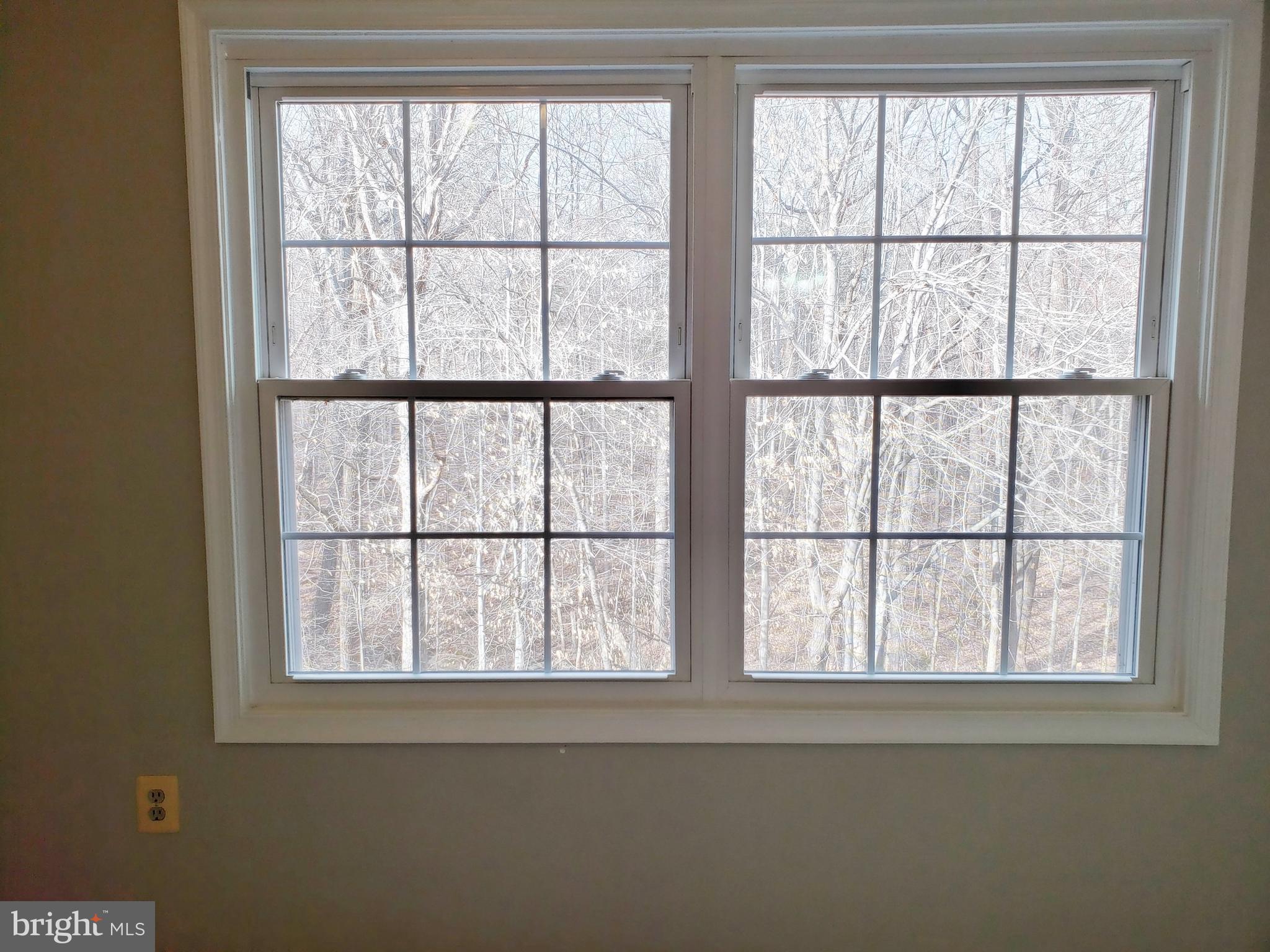 WOODED GLEN - Residential Lease