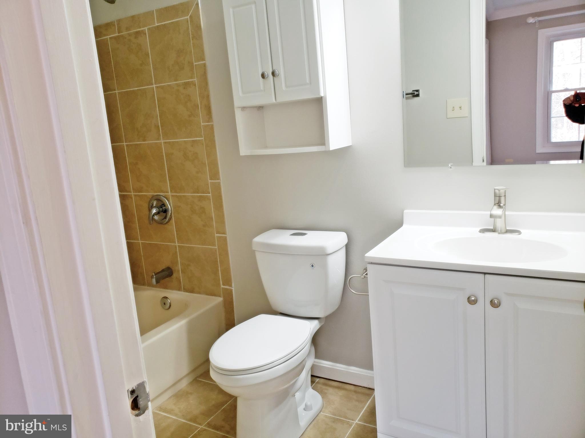 WOODED GLEN - Residential Lease