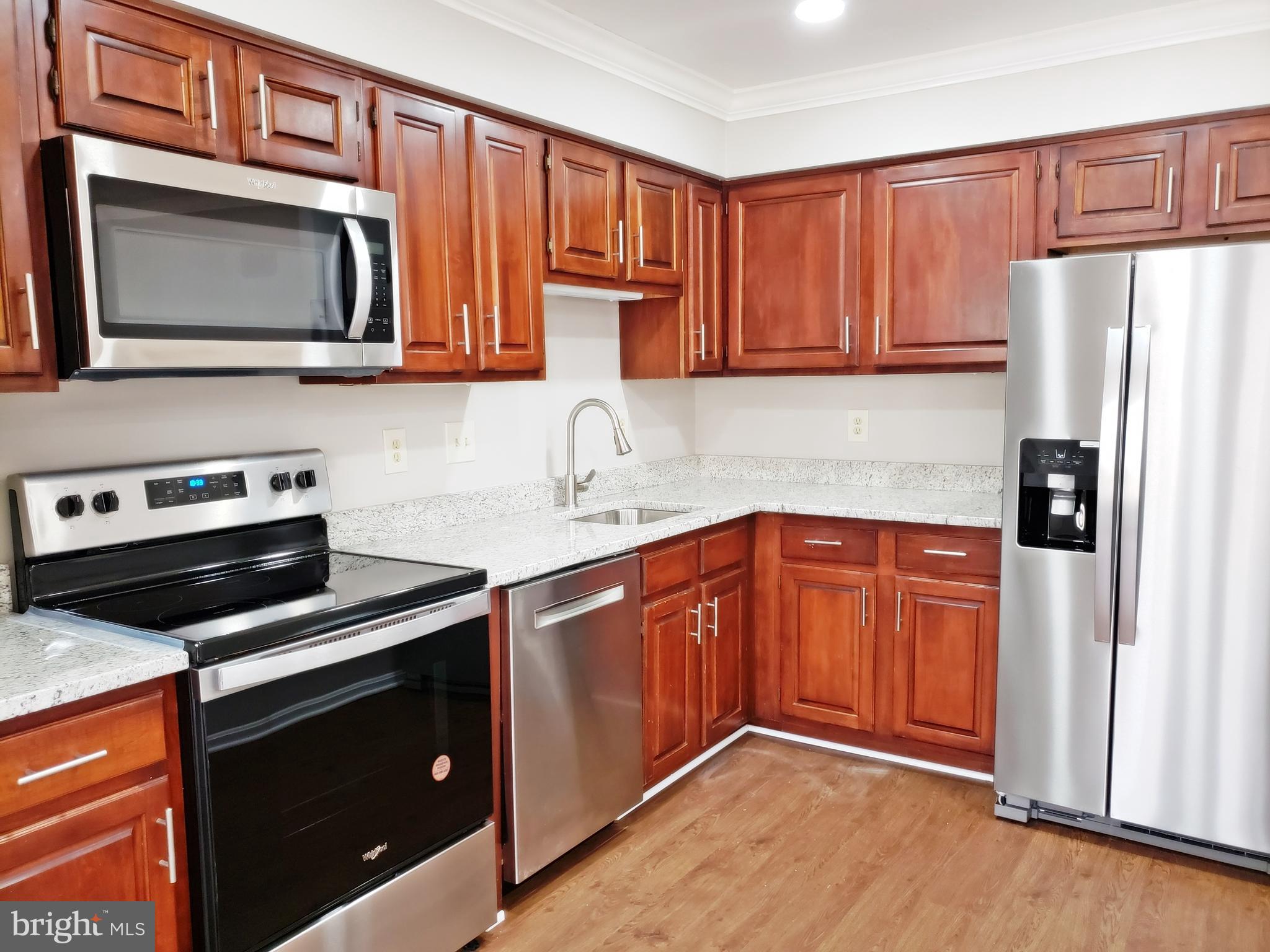 WOODED GLEN - Residential Lease