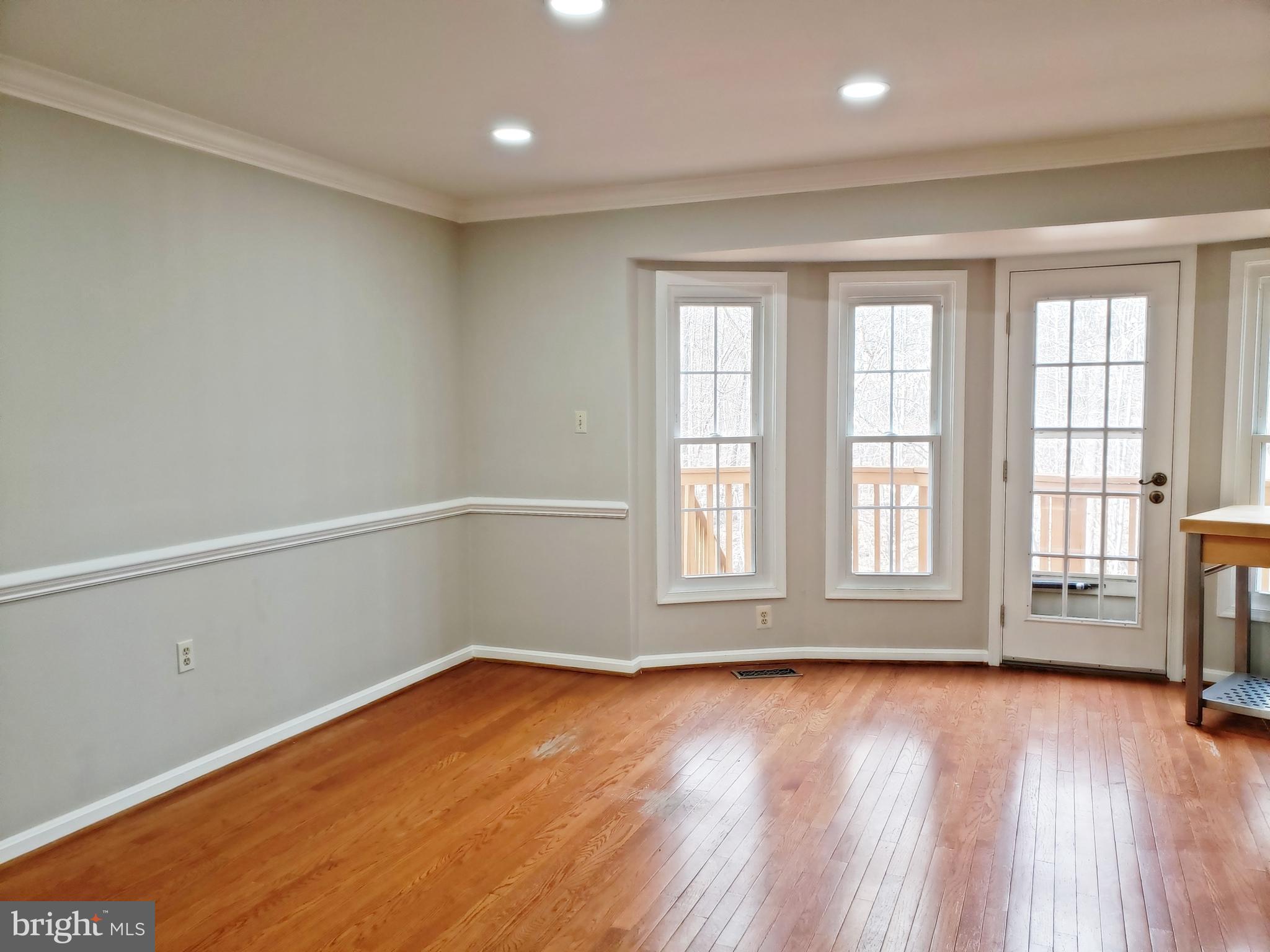 WOODED GLEN - Residential Lease