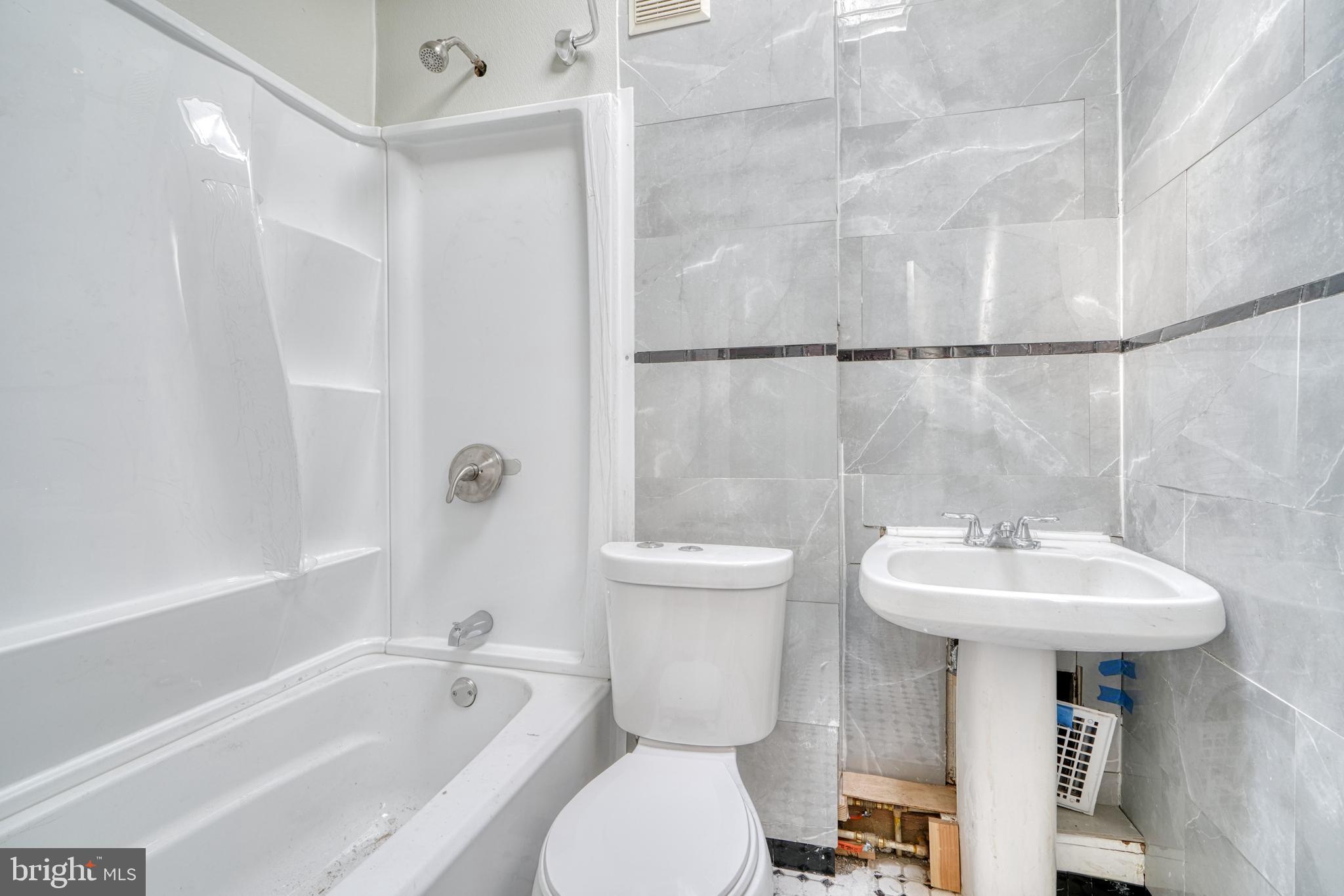 MADISON EASTEND - Residential