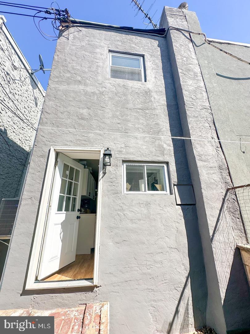 LOWER MOYAMENSING - Residential