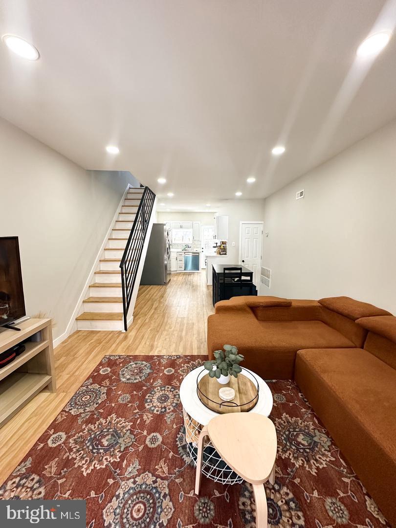 2552 S BEULAH STREET