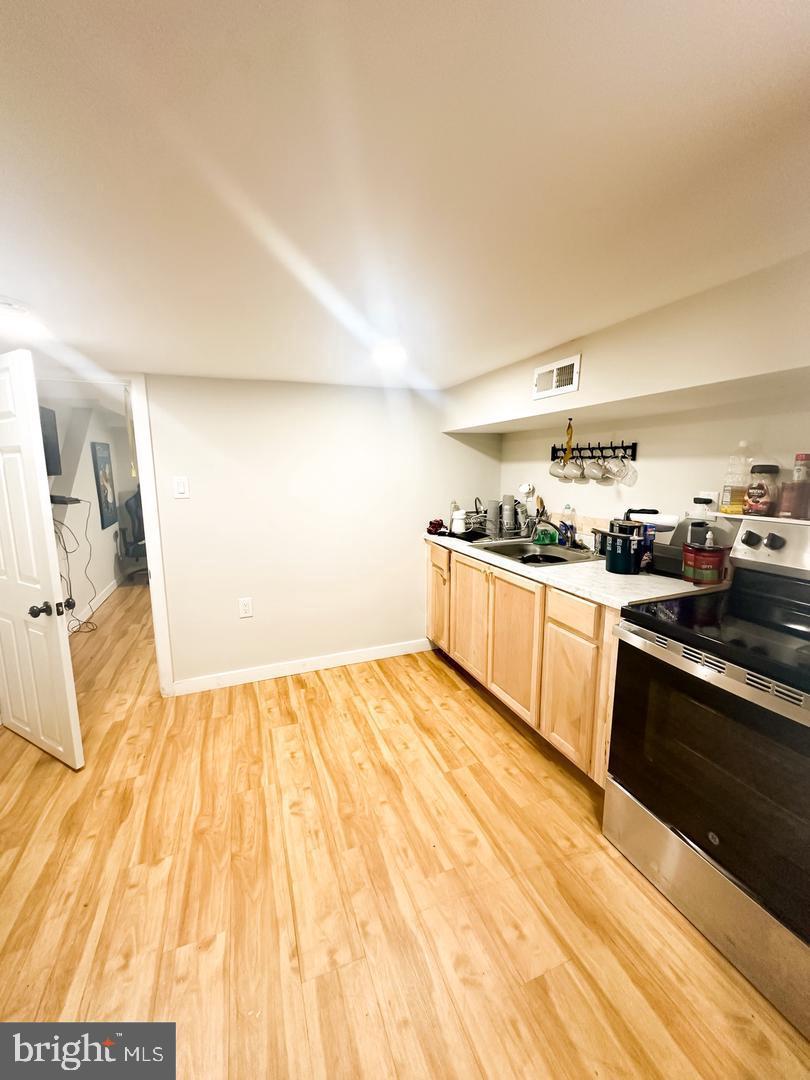 LOWER MOYAMENSING - Residential