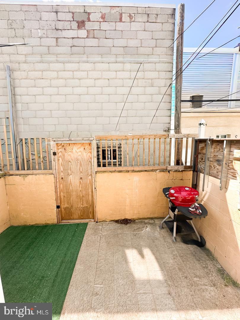 LOWER MOYAMENSING - Residential