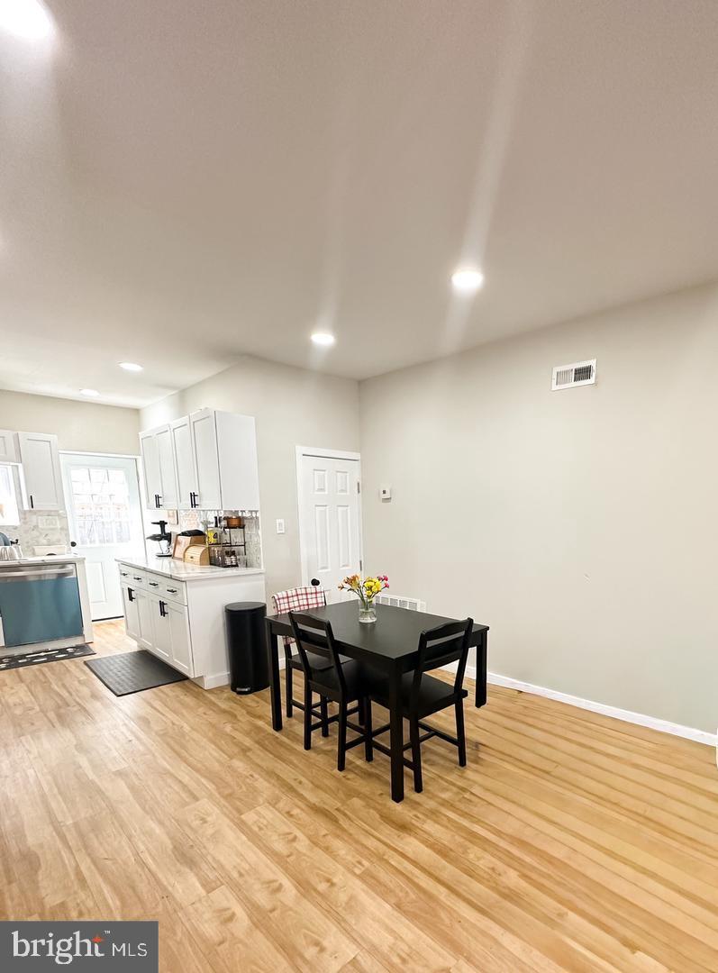 2552 S BEULAH STREET