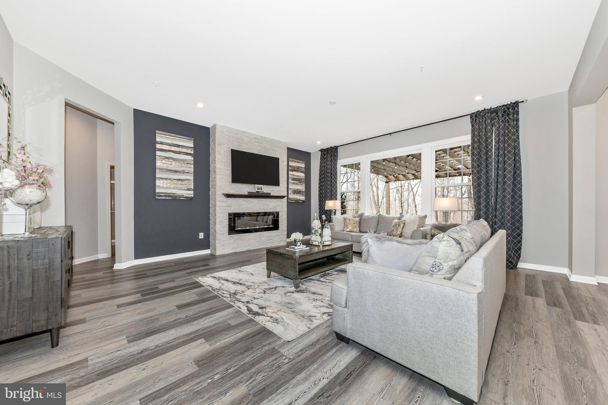 TALLYN RIDGE - Residential