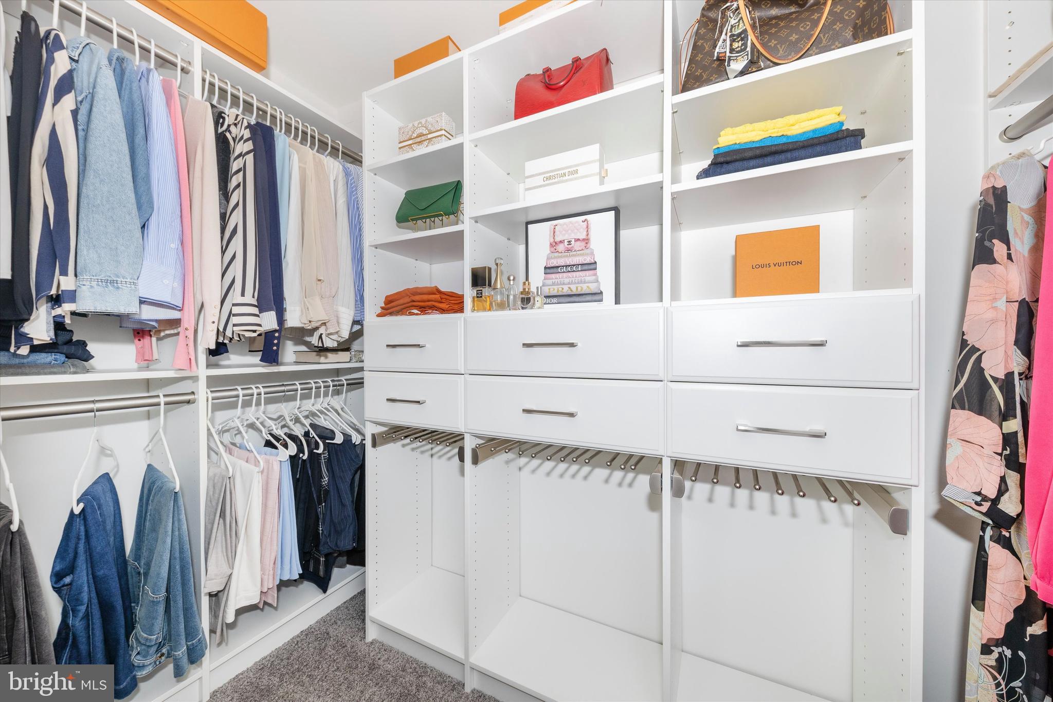 TALLYN RIDGE - Residential