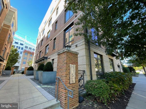 Photo of 915 N Patrick Street #506, ALEXANDRIA, VA 22314 (MLS # VAAX2068002)
