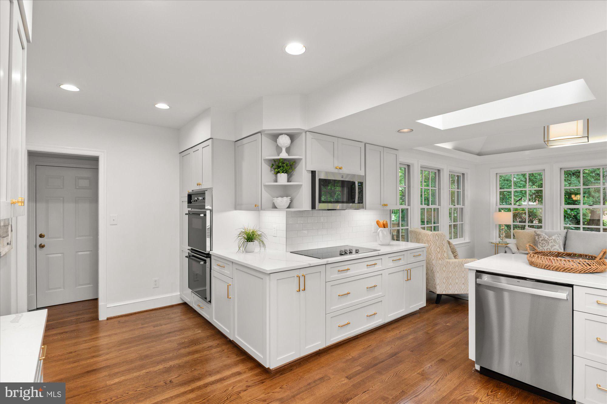 ROLLINGWOOD - Residential