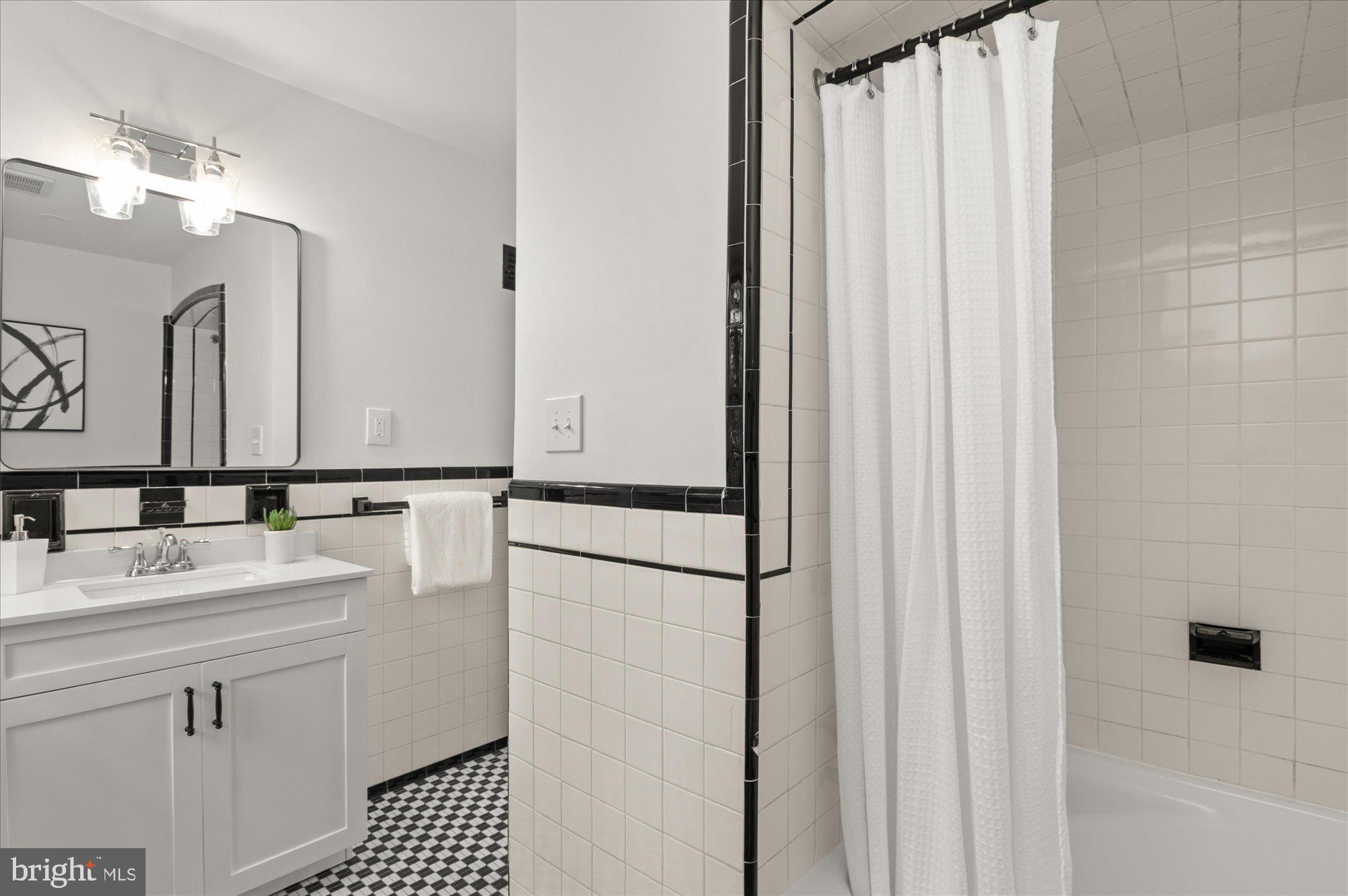 ROLLINGWOOD - Residential