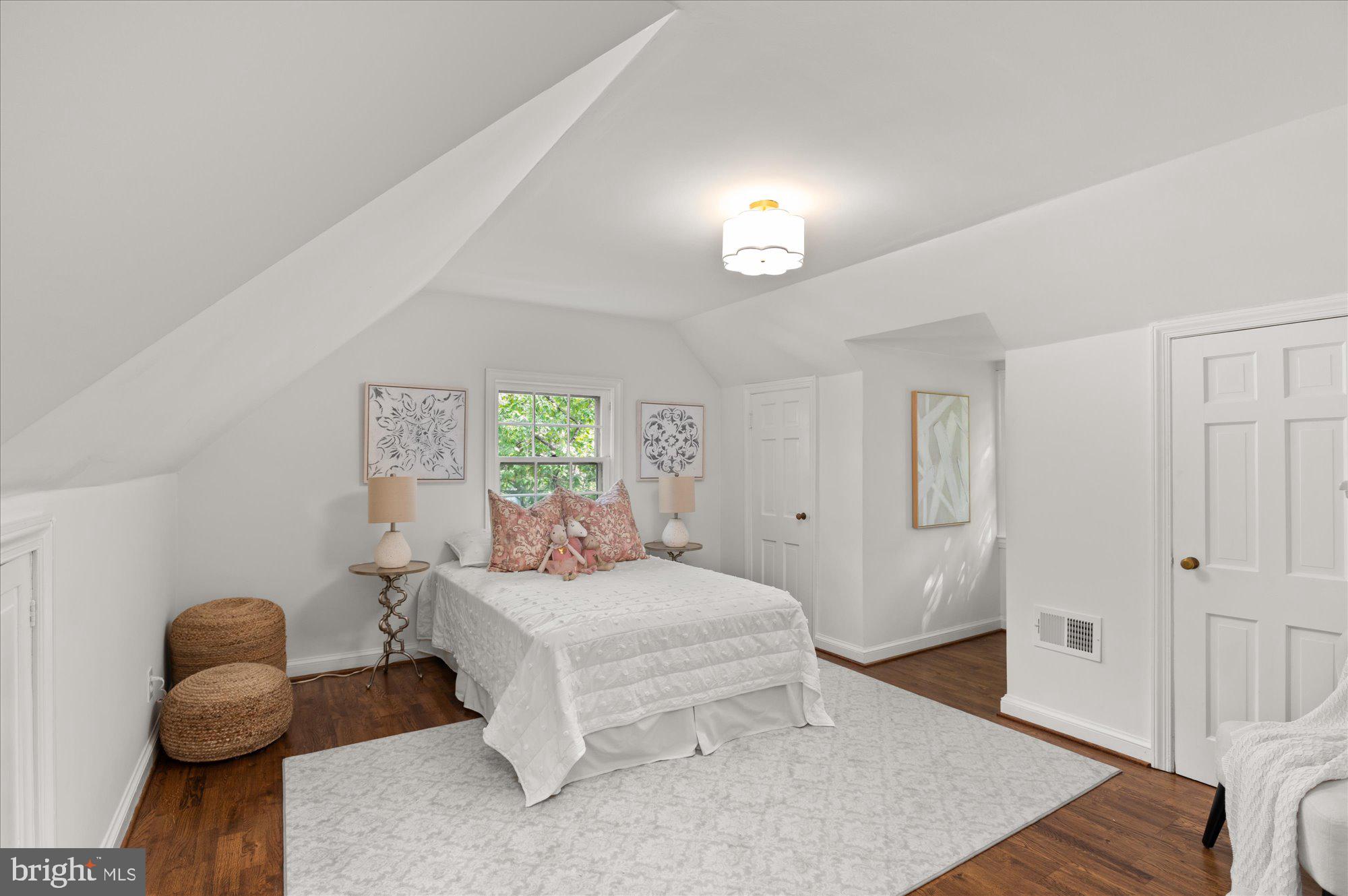 ROLLINGWOOD - Residential