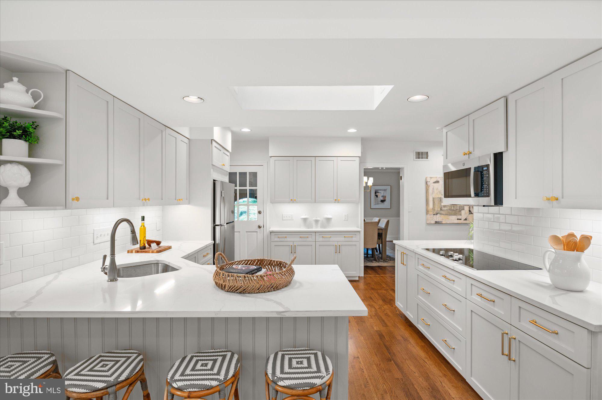 ROLLINGWOOD - Residential