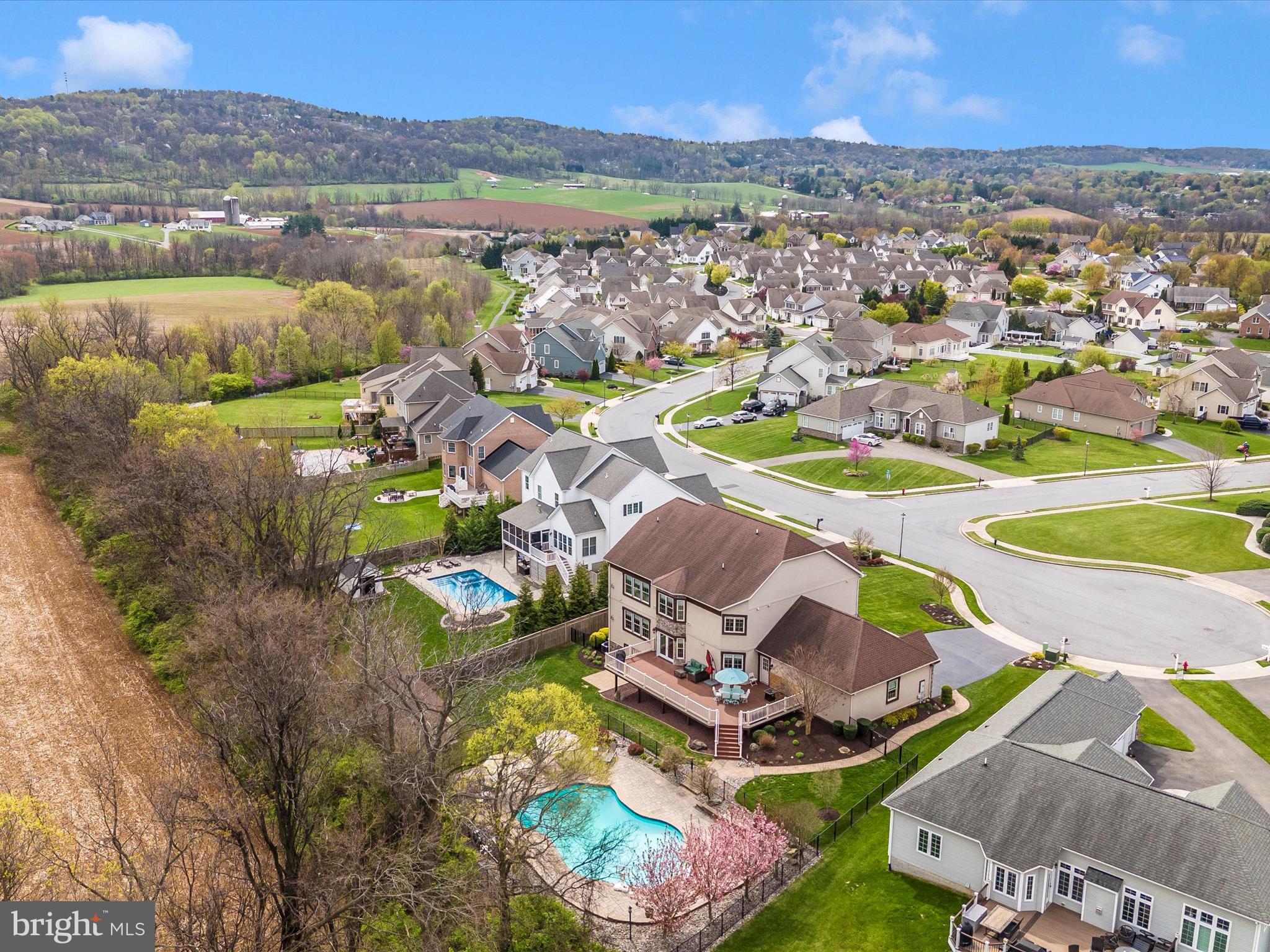 FOXFIELD AT MIDDLETOWN - Residential