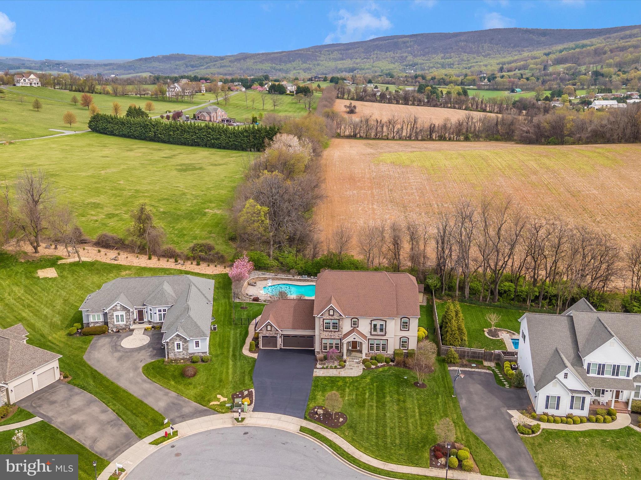 FOXFIELD AT MIDDLETOWN - Residential