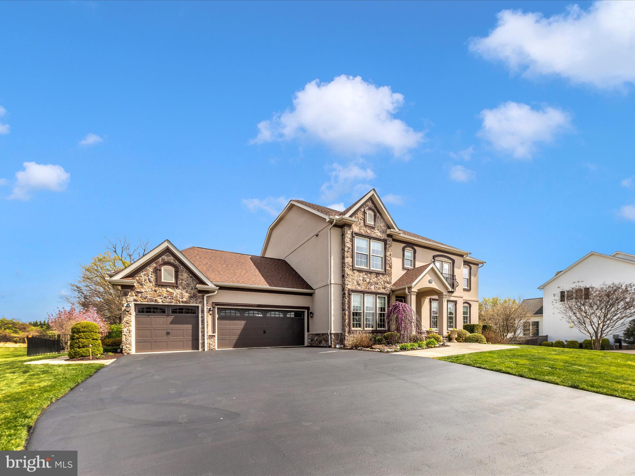 FOXFIELD AT MIDDLETOWN - Residential