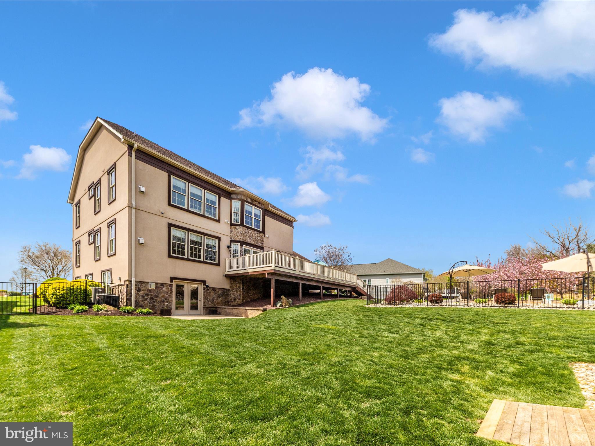 FOXFIELD AT MIDDLETOWN - Residential