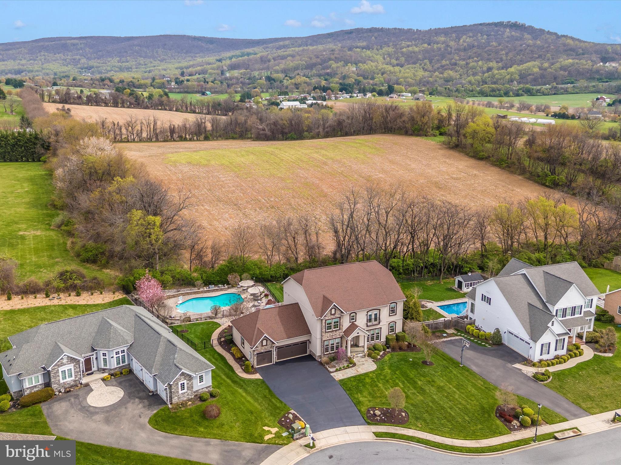 FOXFIELD AT MIDDLETOWN - Residential