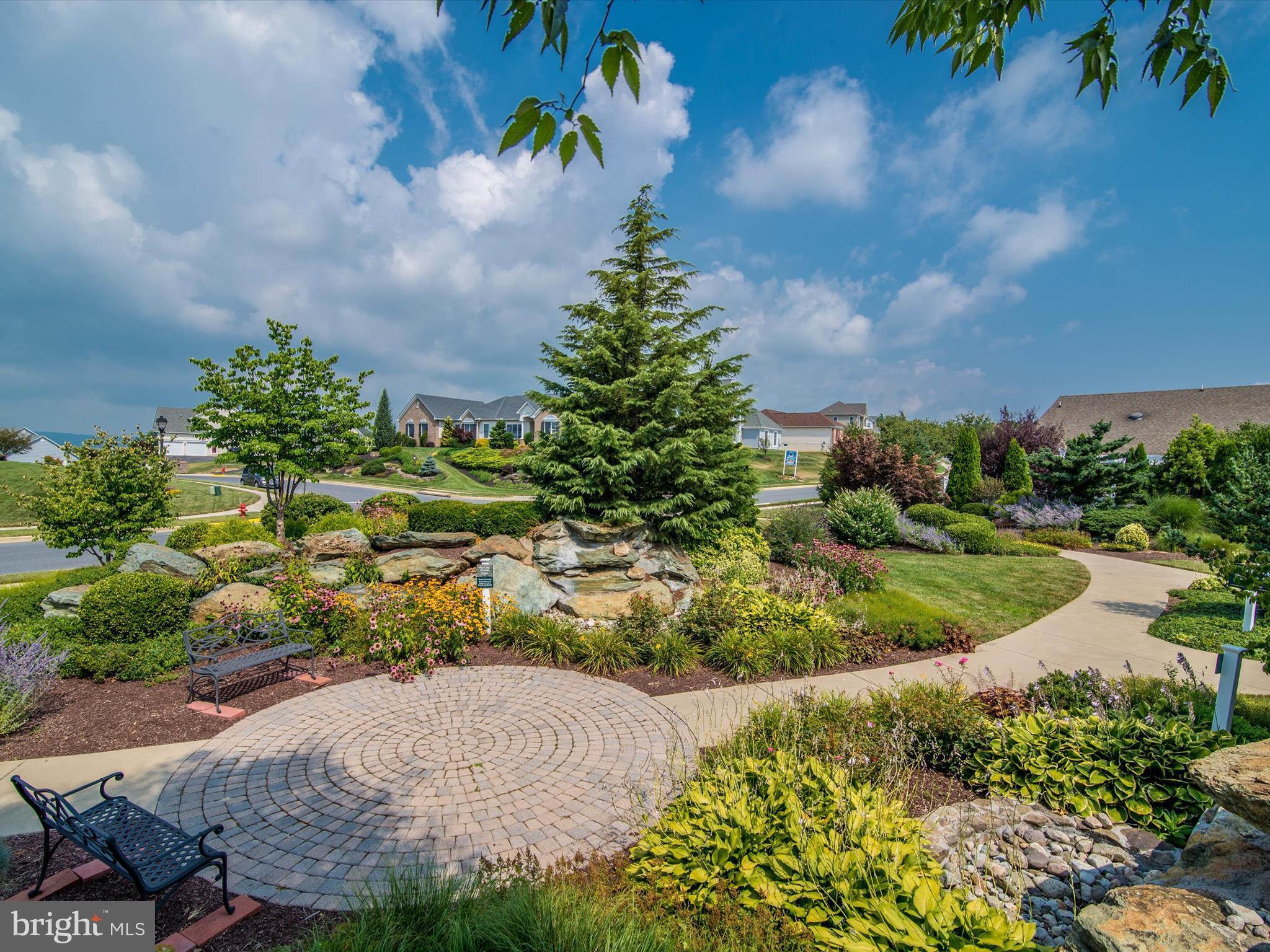 FOXFIELD AT MIDDLETOWN - Residential