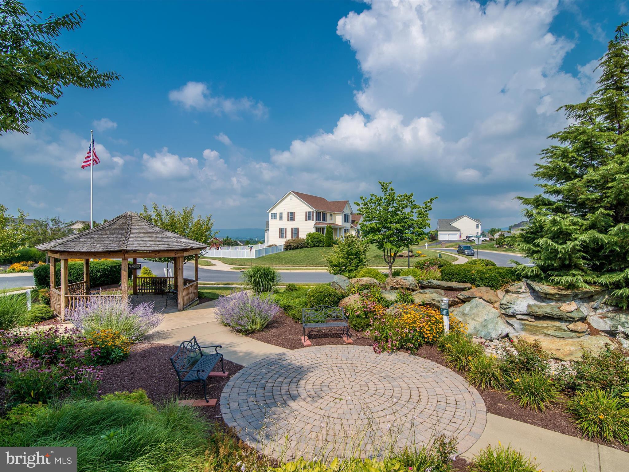 FOXFIELD AT MIDDLETOWN - Residential