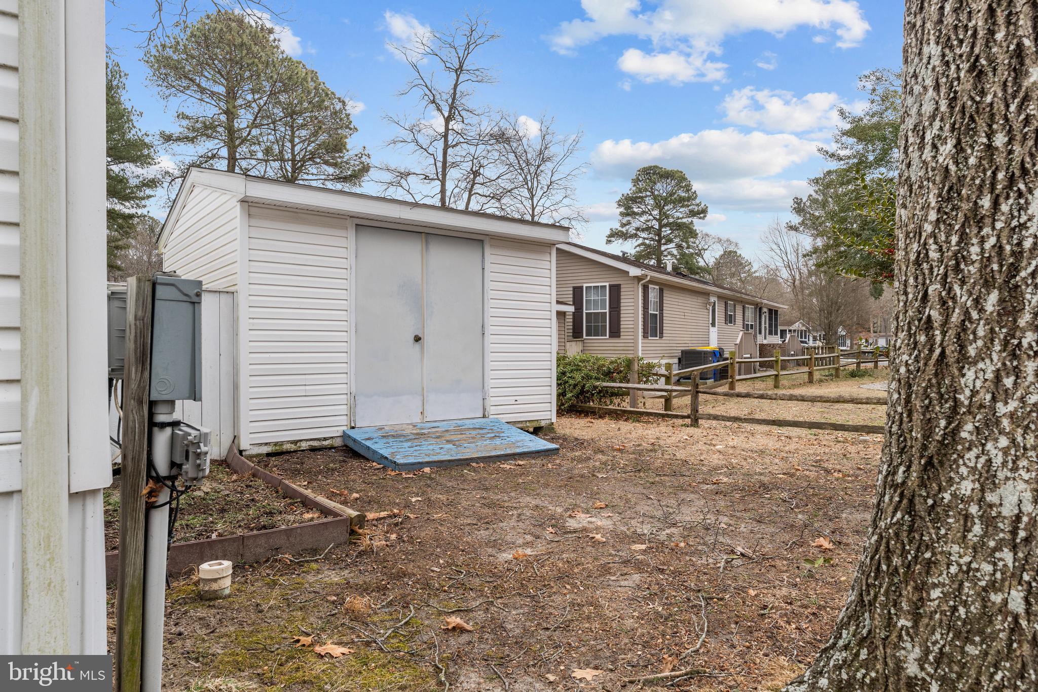 POTNETS LAKESIDE - Residential