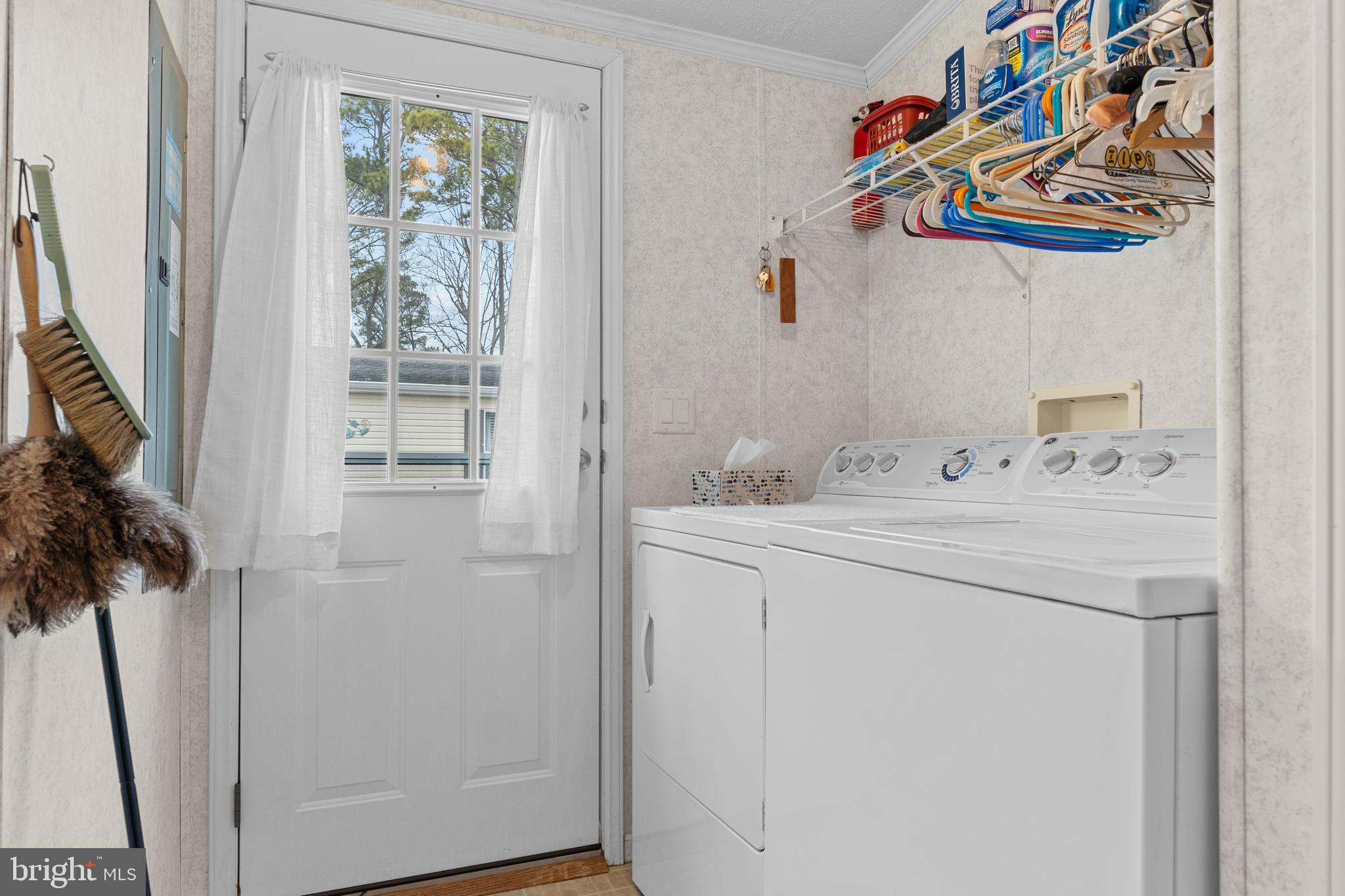 POTNETS LAKESIDE - Residential