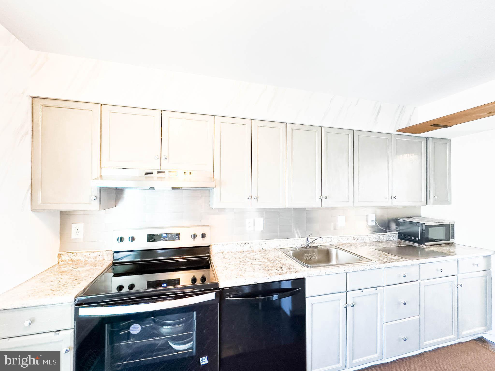 5859 HUNT HILL DRIVE 12-05