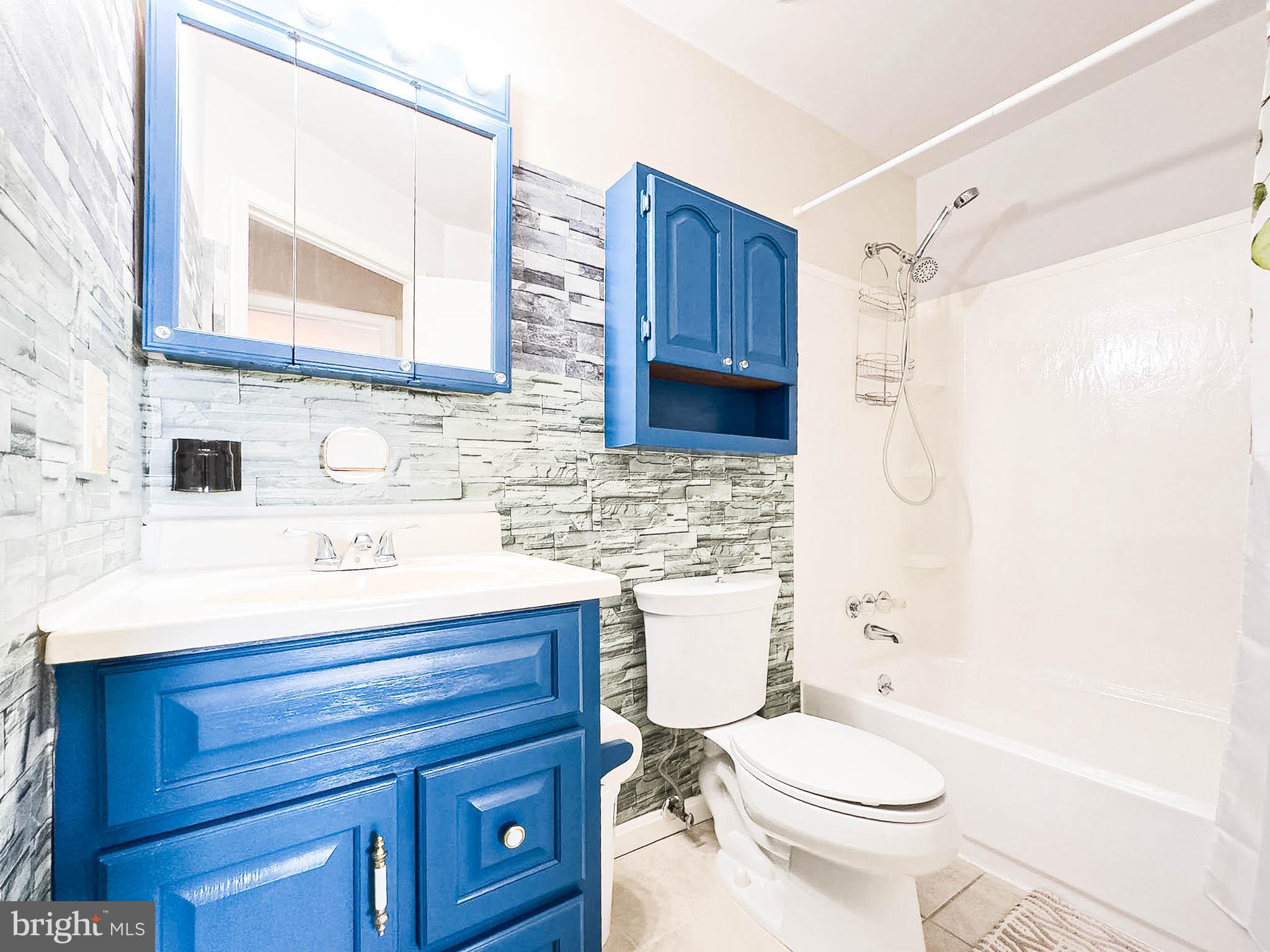 MONTGOMERY WOODS - Residential