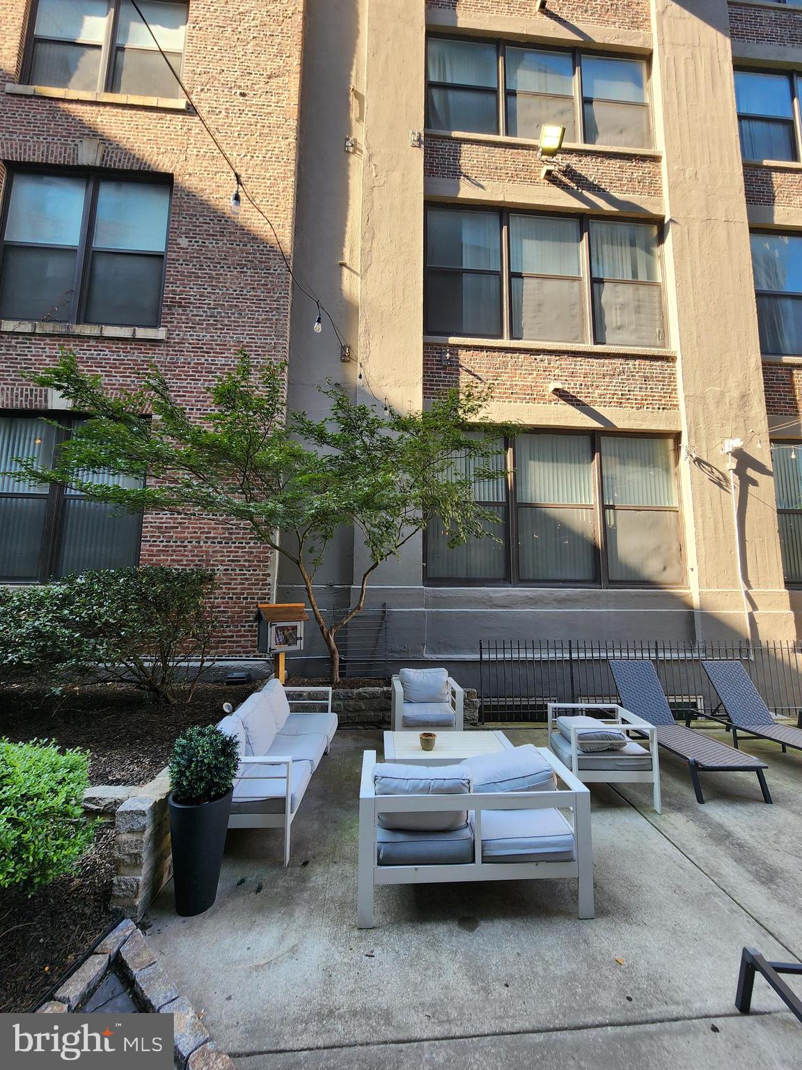 POINT BREEZE - Residential