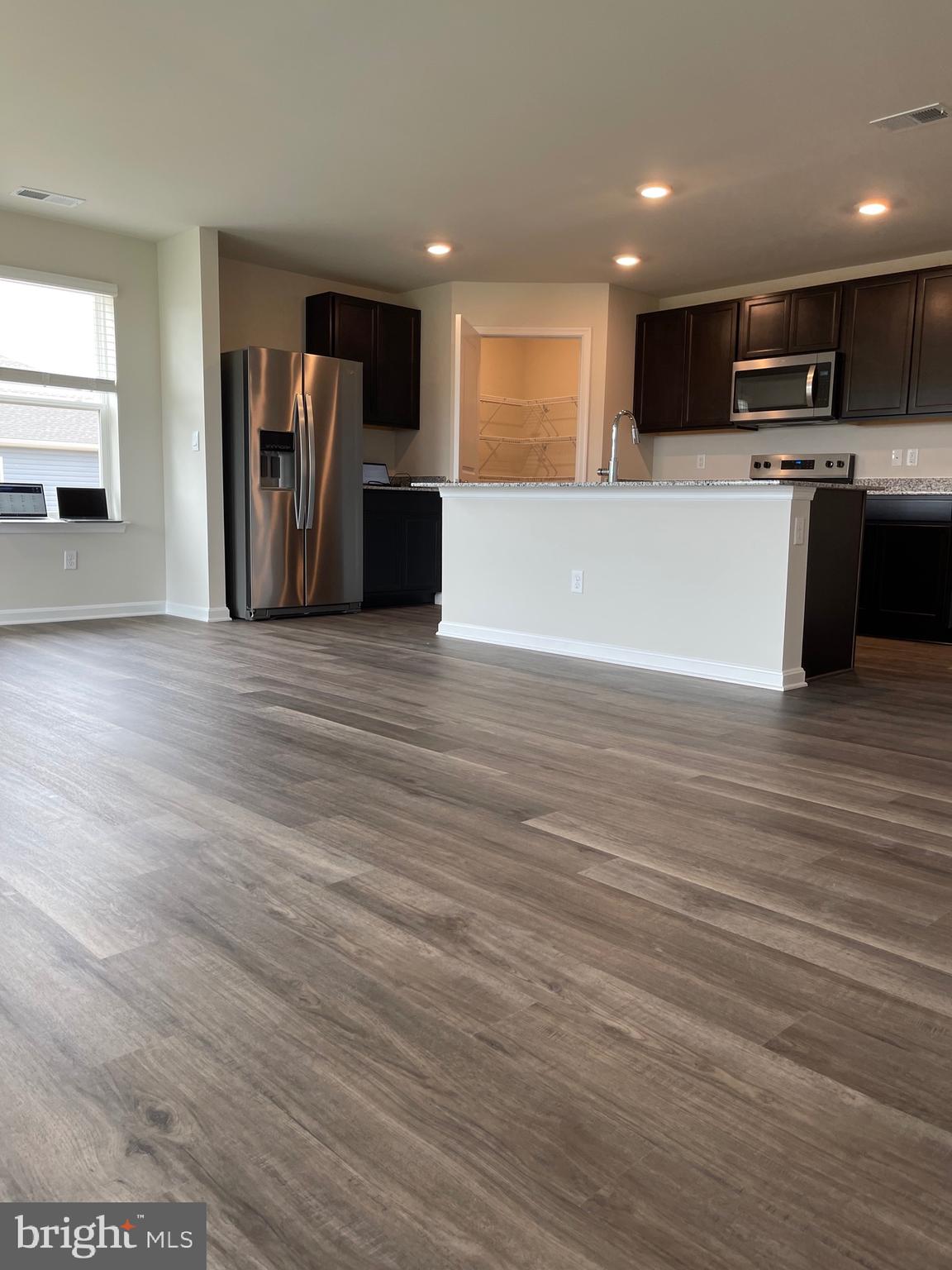 VALLEY VIEW - Residential Lease