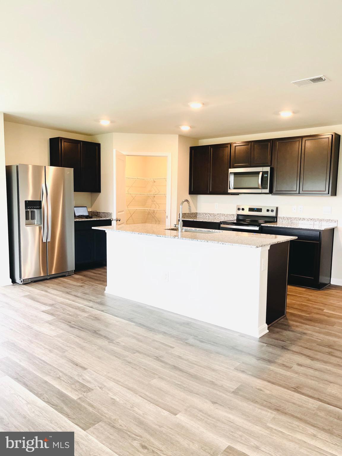 VALLEY VIEW - Residential Lease