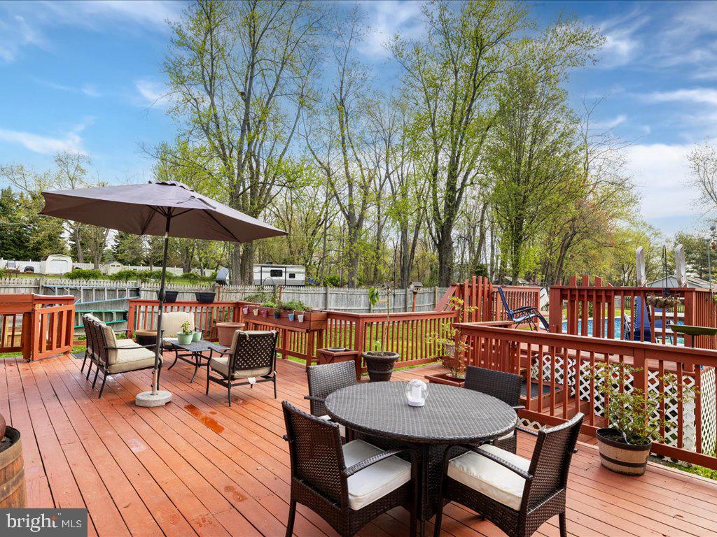 CORNS MANOR - Residential