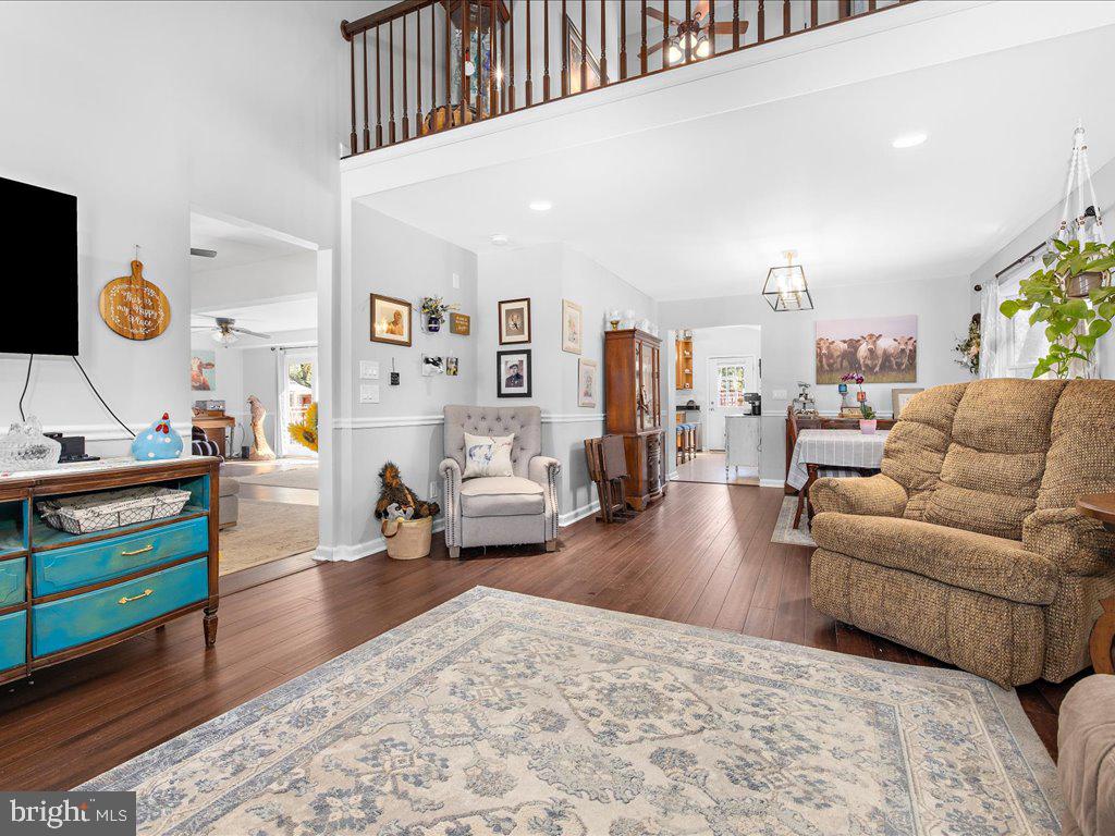 CORNS MANOR - Residential